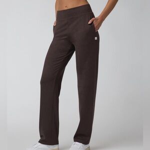 Vuori Halo Straight Leg Trouser - like new - size small